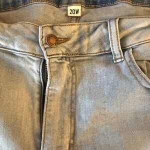 Judy Blue distressed women’s jeans